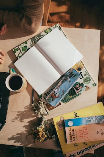 Обложка книги В четверг