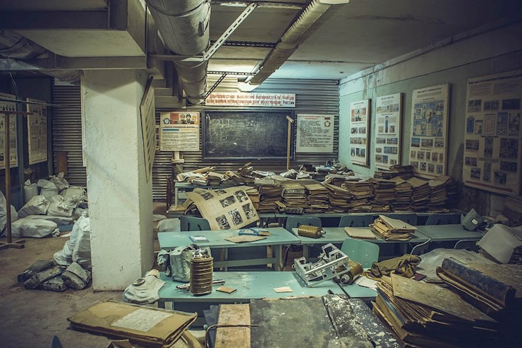 Обложка книги Назад - в каменный век!