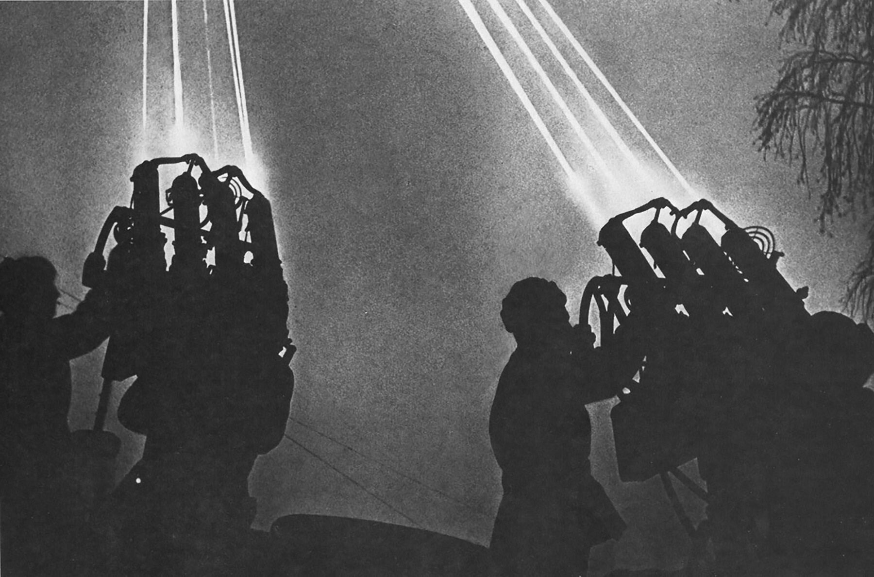 Обложка книги [избранные стихи. Военное]