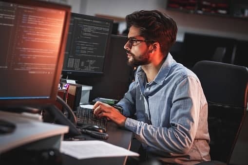 Обложка книги Уволен - за отличную работу!
