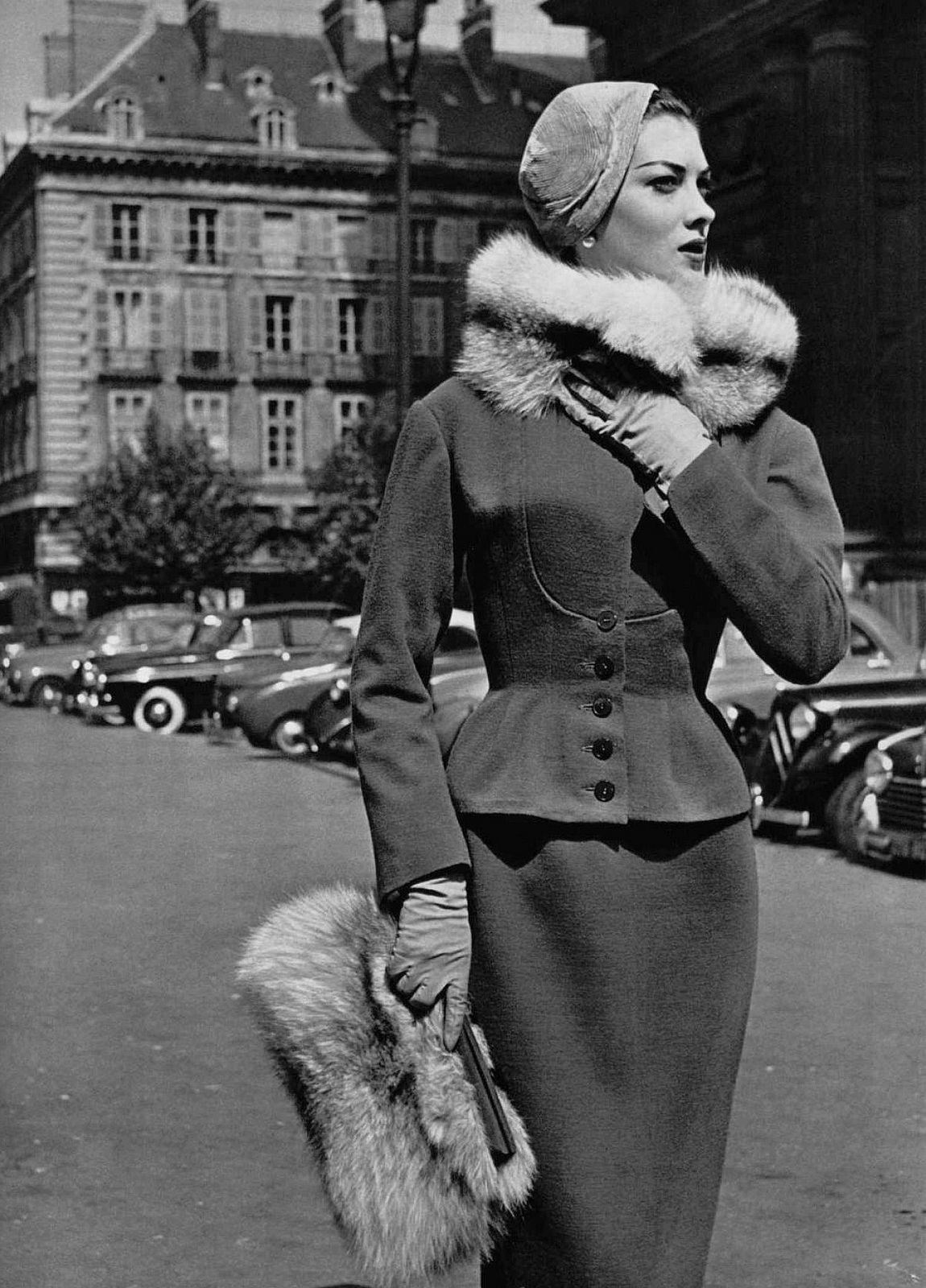 Обложка книги Красивая смелая женщина на грани нервного срыва