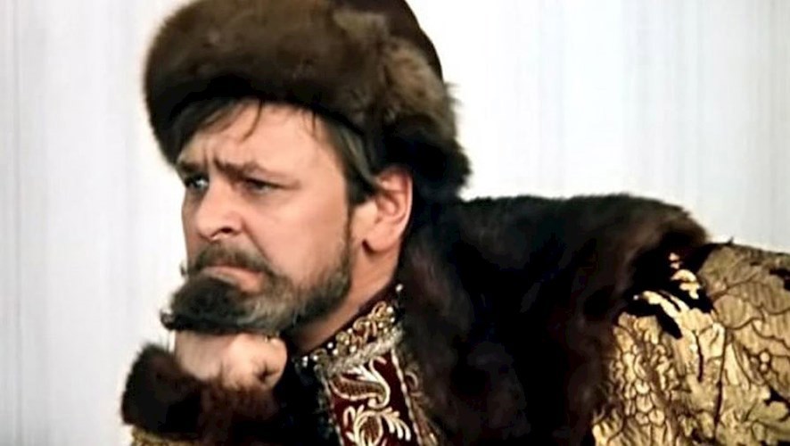 Обложка книги Иван Васильевич меняет профессию
