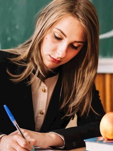 Обложка книги С портфелем отправляясь в первый класс...